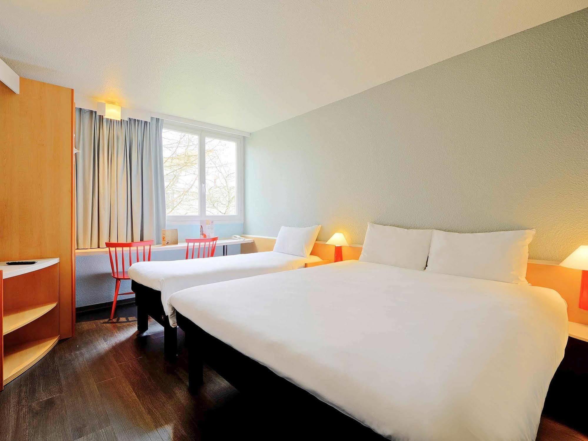 Ibis Poitiers Beaulieu Hotel Екстериор снимка
